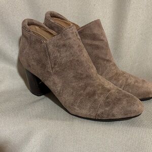 Naturalizer Nola Brown Suede Zip Ankle Boots Size 9